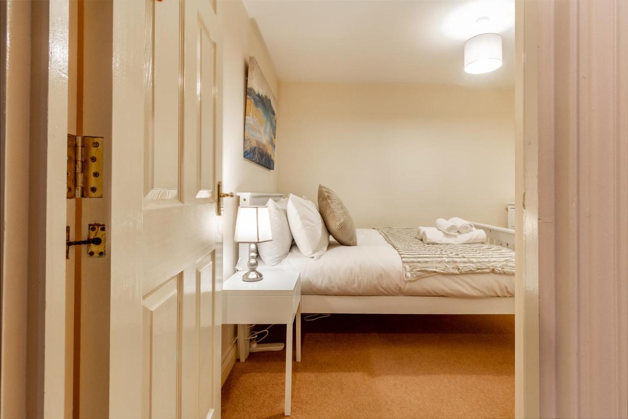 Host & Stay - Hillbrook House Apartment 그레이트말번 외부 사진